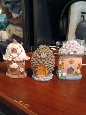 Decorative Miniature Fairy House Set – Pink, Brown, Cream